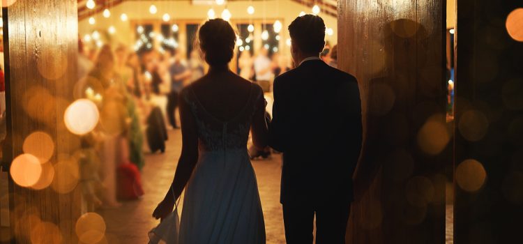Jak zorganizować niezapomniane przyjęcie weselne?