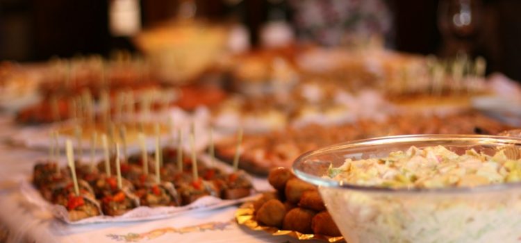 Dlaczego smaczne jedzenie jest gwarancją udanej imprezy?